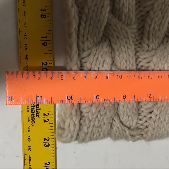 Chunky Cable knit circle infinity scarf oatmeal Alice V ITALY EUC - Picture 9 of 10